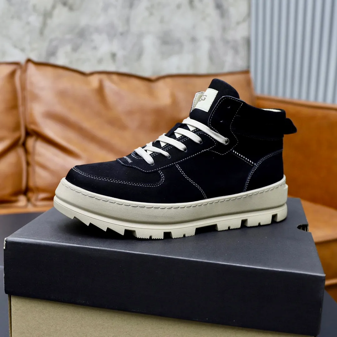 Ex-factory price: 640💰Thick wool imported from Australia Brand: UGG genuine purchasing agent Size: 38-44 Grade: Official website 1:1 Material: First layer of genuine leather waterproof and antifreeze upper Real wool lining Original non-slip soft wear-resistant outsole Style category: Men's casual shoes Trendy style Comfortable on the feet Color: Official website color synchronization